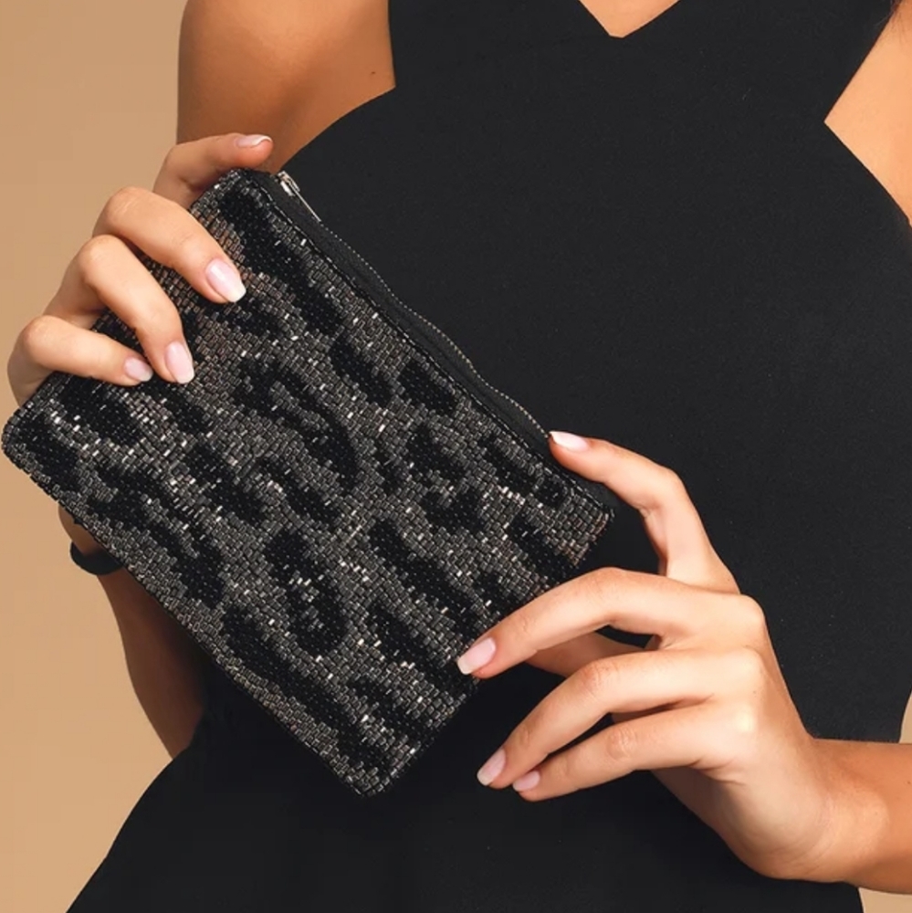 NWT! Lulus beaded Clutch/wristlet